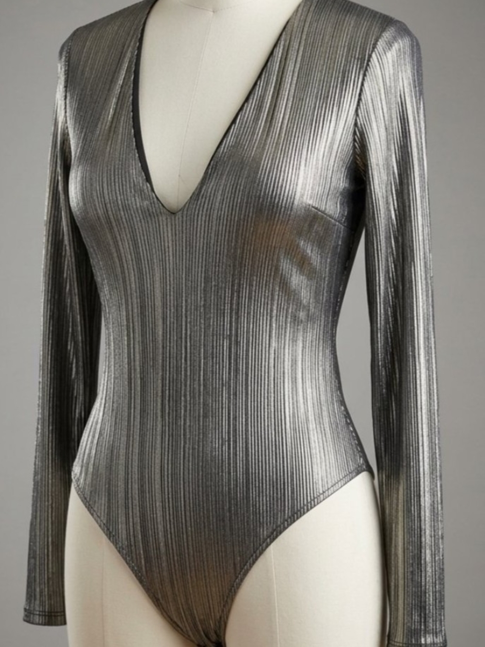 ALIX NYC Metallic Silver Ribbed V-Neck Long-Sleeve Bodysuit